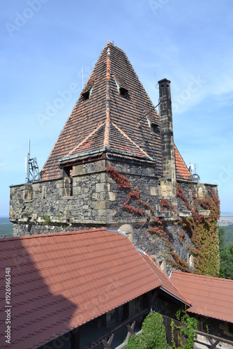 Wallpaper Mural Późnogotycki zabytkowy Zamek Grodziec. gmina Zagrodno, Dolny Śląsk, Polska, Europa Torontodigital.ca