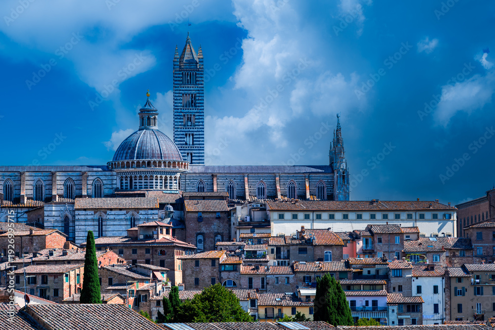 Obraz premium Siena Cathedral and cityscape with bell tower and dome