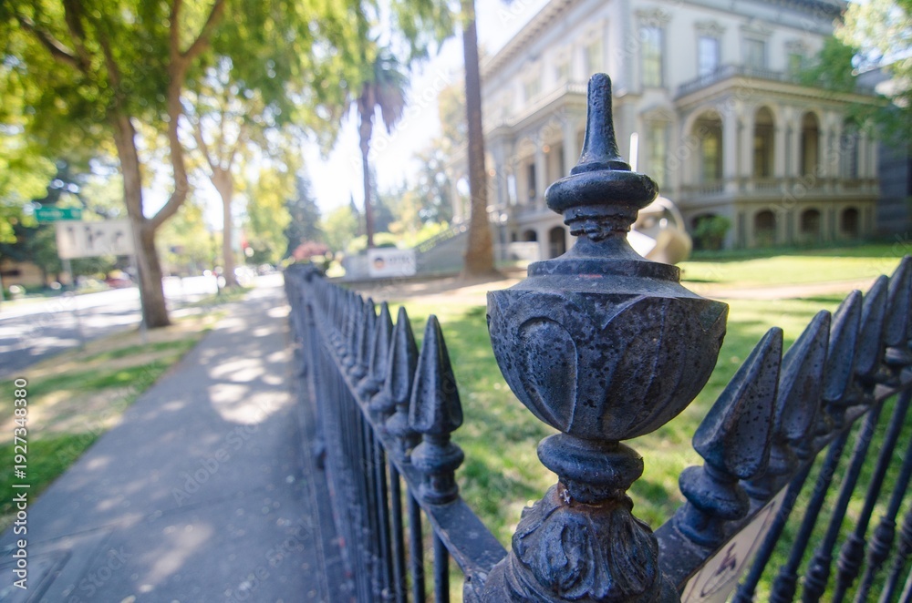 Obraz premium Metal fence corner in city