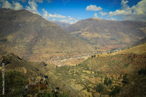 Fényképezés "Aerial panoramic view of Pisac Inca ruins and agricultural terraces in the Sacred Valley, high angle landscape of Andean mountains, Cusco, Peru