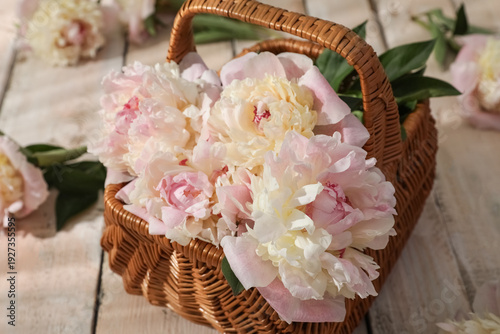 Wicker basket with beautifu...