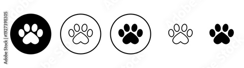 Paw icon vector. paw print sign and symbol. dog or cat paw