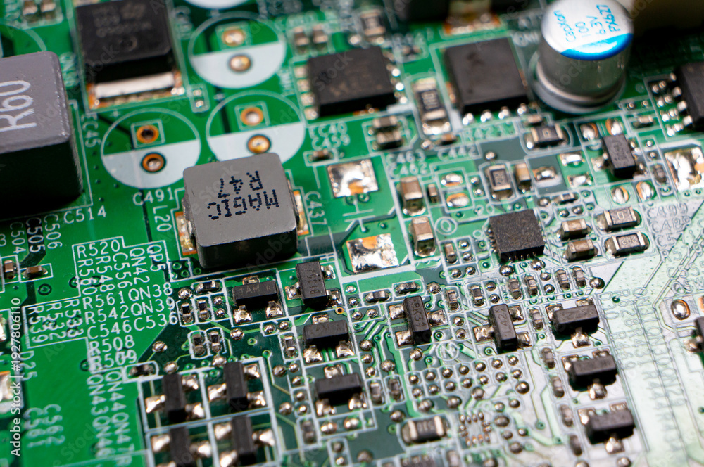 Obraz premium Close-up of a part of an electronic circuit board with electronic components