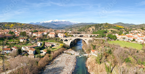 Panorama de Céret et du tech dans les pyrénées orientales en région occitanie (66400) France	