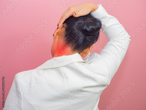 Fotografia Neck pain concept, woman holding inflamed cervical area with red highlight, medical illustration for muscle strain, tension, posture problems, therapy and recovery