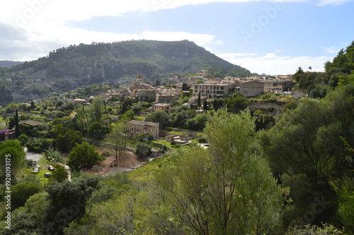 Wallpaper Mural Vista da Vila de Valldemossa em Mallorca na Espanha Torontodigital.ca