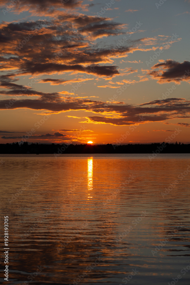 Fototapeta premium sunset over the lake