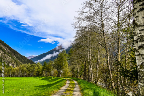 Längenfeld, Ötztaler Ache, Fluss, Uferweg, Ötztal, Wanderweg, Tal, Tirol, Berge, Wald, Landwirtschaft, Sölden, Herbst, Spätsommer, Österreich