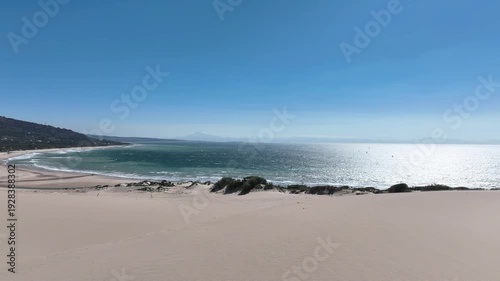 vista de la bonita playa virgen de Valdevaqueros en el municipio de Tarifa, Andalucía	