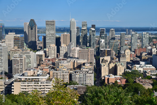 Skyline de Montréal, vu depuis le Belvédère Kondiaronk, au Parc du Mont-Royal