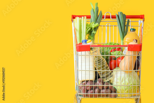 Shopping cart with differen...