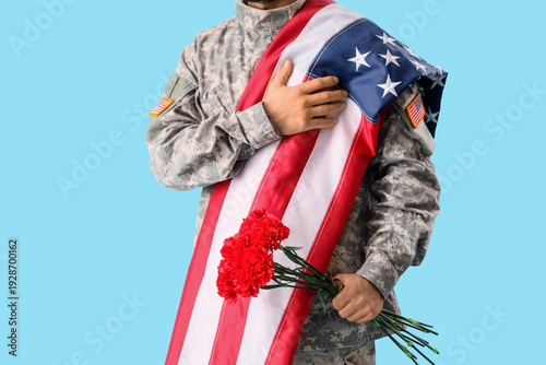 Male soldier with USA flag ...