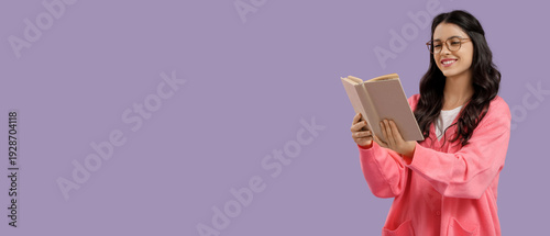 Portrait of pretty young wo...