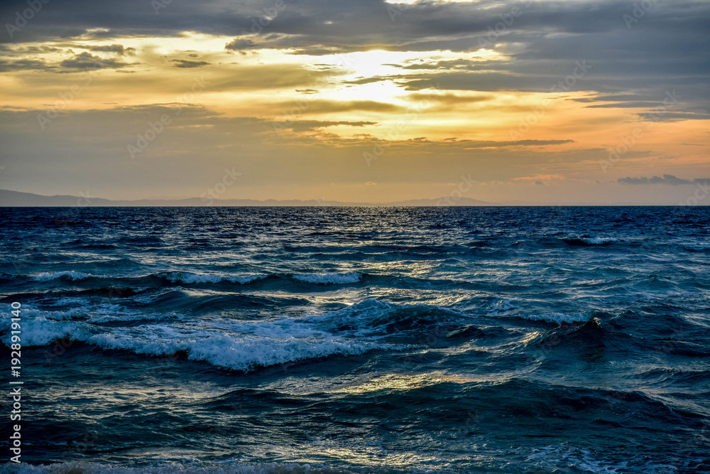 Fototapeta premium sunset over the sea