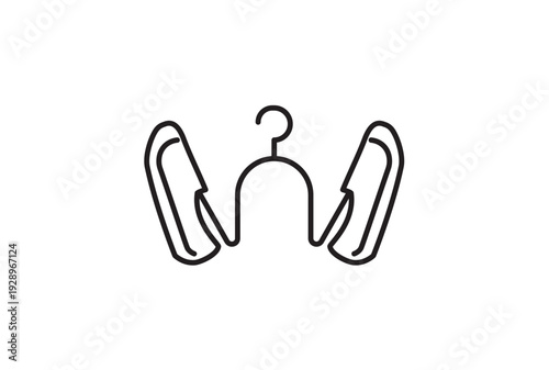 靴用ハンガーでシューズを干しているイラスト