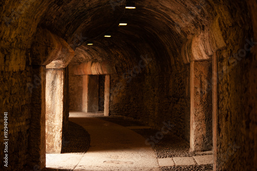 Foto Interior pathway of ancient Roman Arena di Verona, an ancient Roman amphitheater