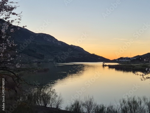 Atardecer junto al embalse del río Víboras