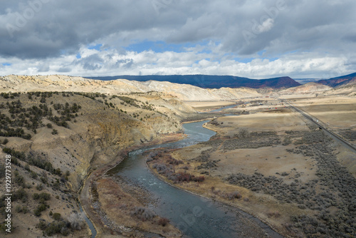 Quadro su tela a valley of upper Colorado River below Burns in Colorado, aerial view in winter