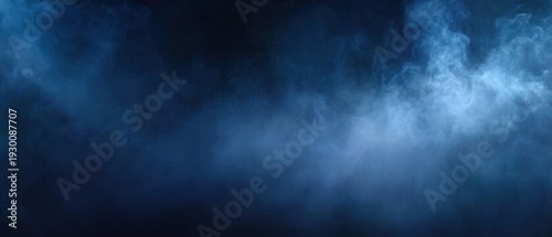 Sfondo astratto di fumo blu scuro e nebbia luminosa che si diffonde in un'atmosfera misteriosa e profonda.