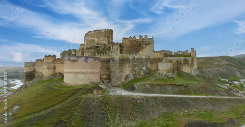 Hosap Castle (Turkish: Hosa...