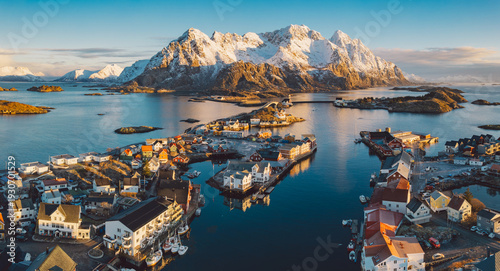 Bild auf Leinwand Aerial view of winter landscape in Lofted Islands