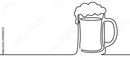 Continuous line drawing beer mug with foam on top, representing a refreshing alcoholic beverage in a minimalist style illustration.
