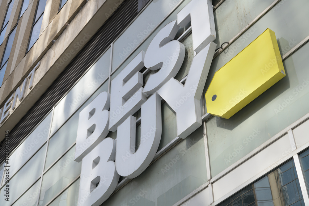 Naklejka premium exterior building facade and sign of Best Buy, an electronics store, located at 65 Dundas St W, CF Toronto Eaton Centre
