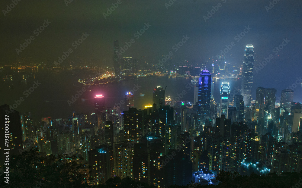 Obraz premium Hong Kong at night seen from Victoria Peak