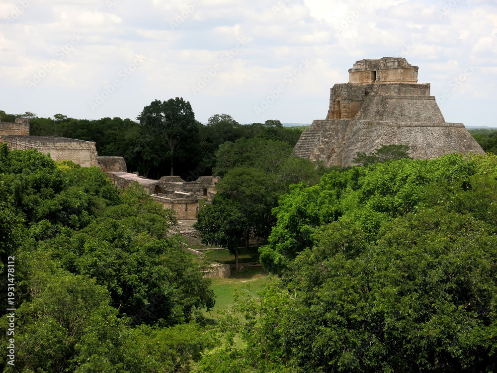 Fototapeta premium Uxmal - die große Maya-Stadt