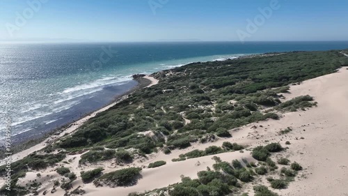 vista de la bonita playa virgen de Valdevaqueros en el municipio de Tarifa, Andalucía