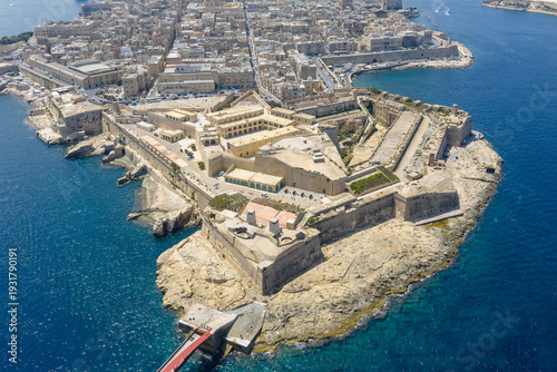 Bild auf Leinwand Fort St Elmo and Valletta peninsula aerial view - Valletta, Malta