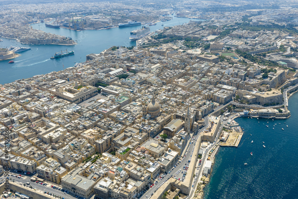 Obraz premium Aerial view of Valletta peninsula - Valletta, Malta