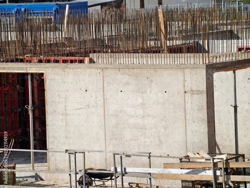 Valokuva Early phase of building process displaying uncompleted concrete skeleton and sup