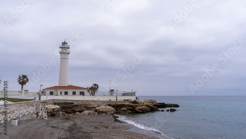Faro de Torrox en un día gris en la provincia de Málaga, España