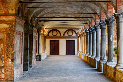 Foto Exterior of the historic Santa Maria alla Fontana church in Milan, Italy