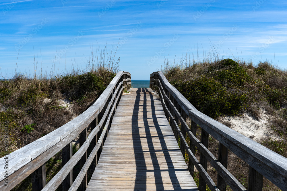 Fototapeta premium A deck over Florida beach dunes