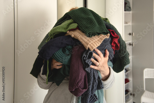 Tableau sur toile Wardrobe Decluttering and Seasonal Clothing Organization