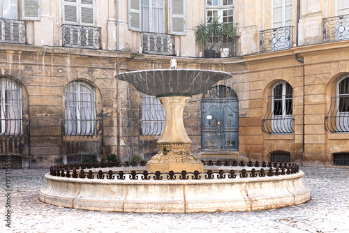Tableau sur toile fontaine  a Aix en Provence