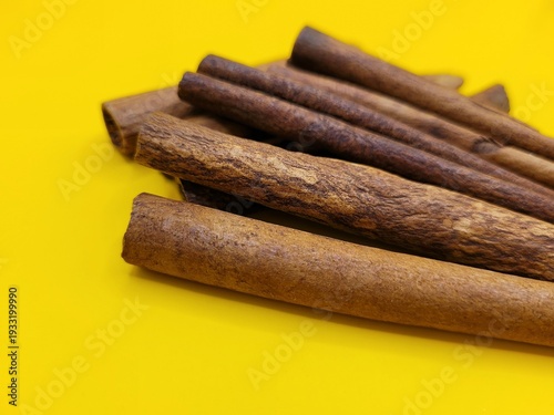 Very aromatic portion of cinnamon sticks