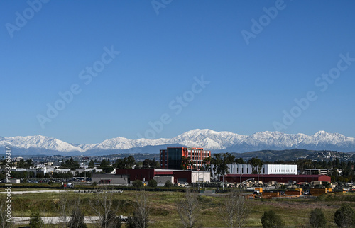 Fotografi Mt. Baldy seen from the Flight in Tustin Legacy.