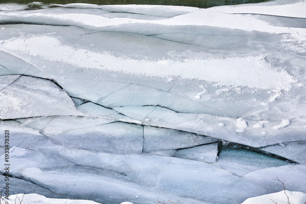Obraz premium Große Eisschollen am Fluß, Detail.