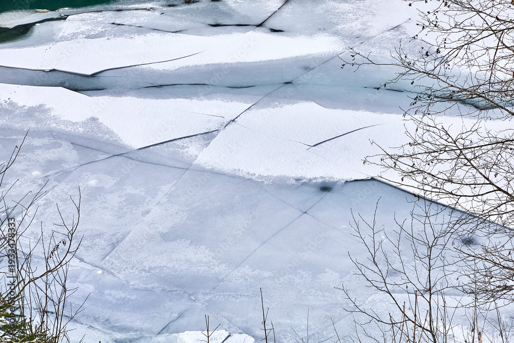 custom made wallpaper toronto digitalGroße Eisschollen am Fluß, Detail.