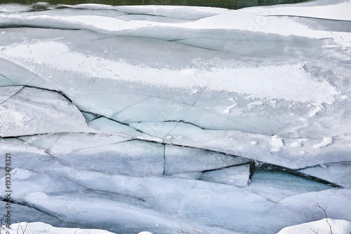 Wallpaper Mural Große Eisschollen am Fluß, Detail. Torontodigital.ca