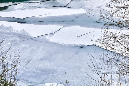 Wallpaper Mural Große Eisschollen am Fluß, Detail. Torontodigital.ca