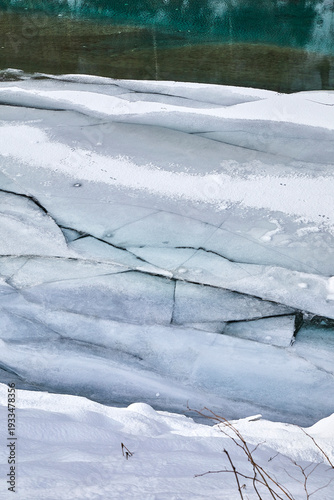 Wallpaper Mural Große Eisschollen am Fluß, Detail. Torontodigital.ca