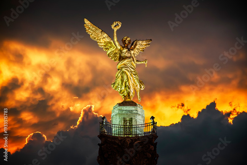 Ángel de la Independencia - Monumento a la Independencia, Ciudad de México.