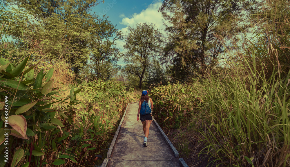 Obraz premium walking in the Benjakitti park in Bangkok