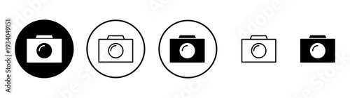 Camera icon vector. photo camera sign and symbol. photography icon.