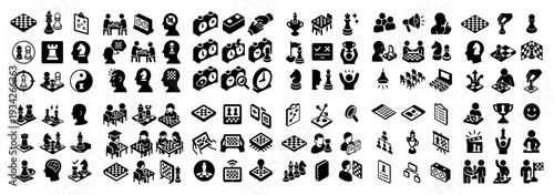 Strategy icons with chess pieces and people minimal