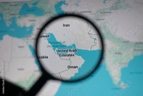 Φωτογραφία Close up of map showing Strait of Hormuz and Persian Gulf region under magnifyin